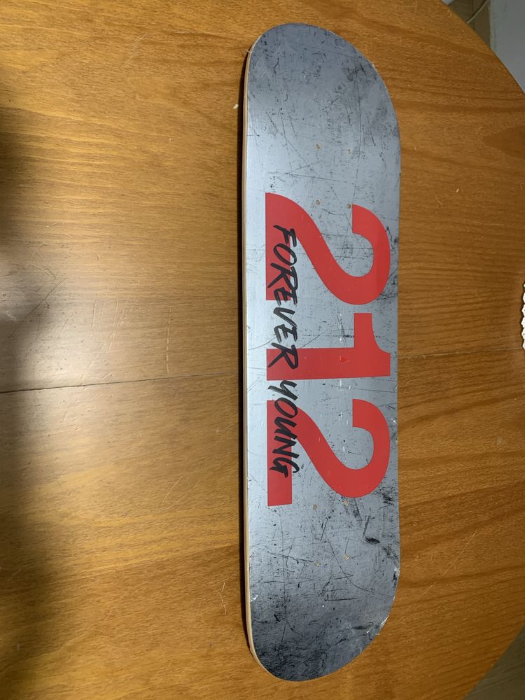 Tabua de skate 212 carolina herrera edição exclusiva