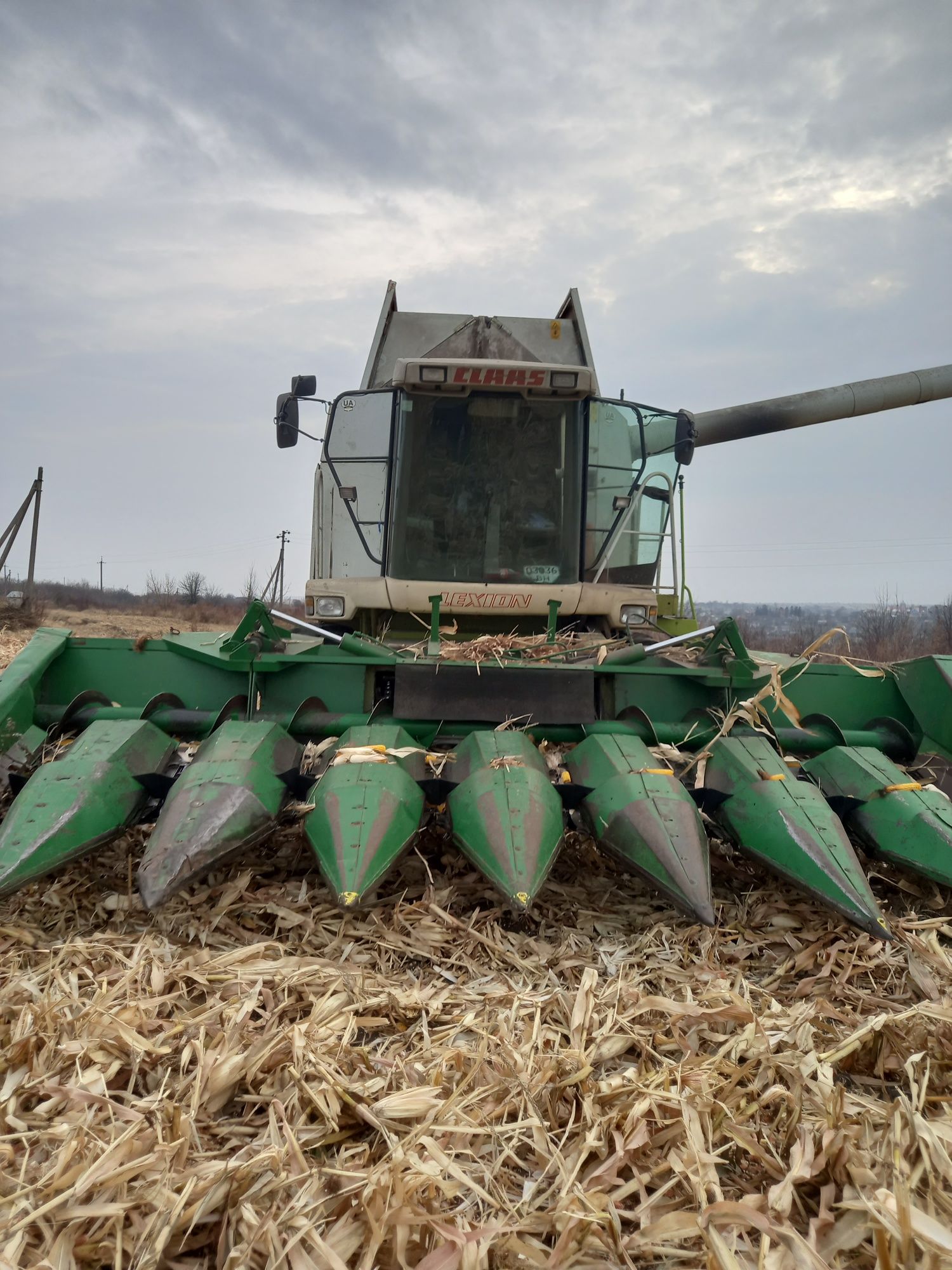 Кукурудзяна жатка Джон дір, John Deere  8 рядків, складна