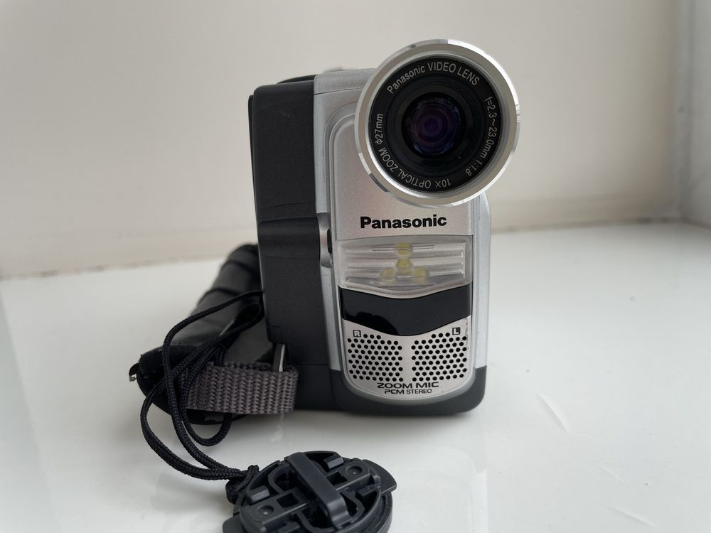 Видеокамера Panasonic mini
