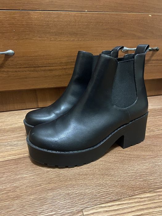 Жіночі демісезонні черевики H&M 36 розмір ідеальний стан