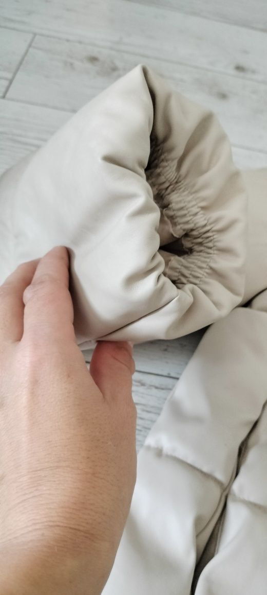 Kurtka zimowa ecru jak nowa