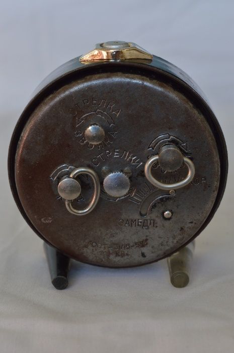 Часы-будильник "Мир"механические производства СССР 60-х годов20века