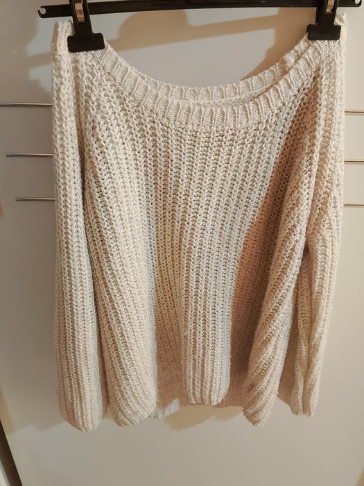 Śliczny sweterek damski