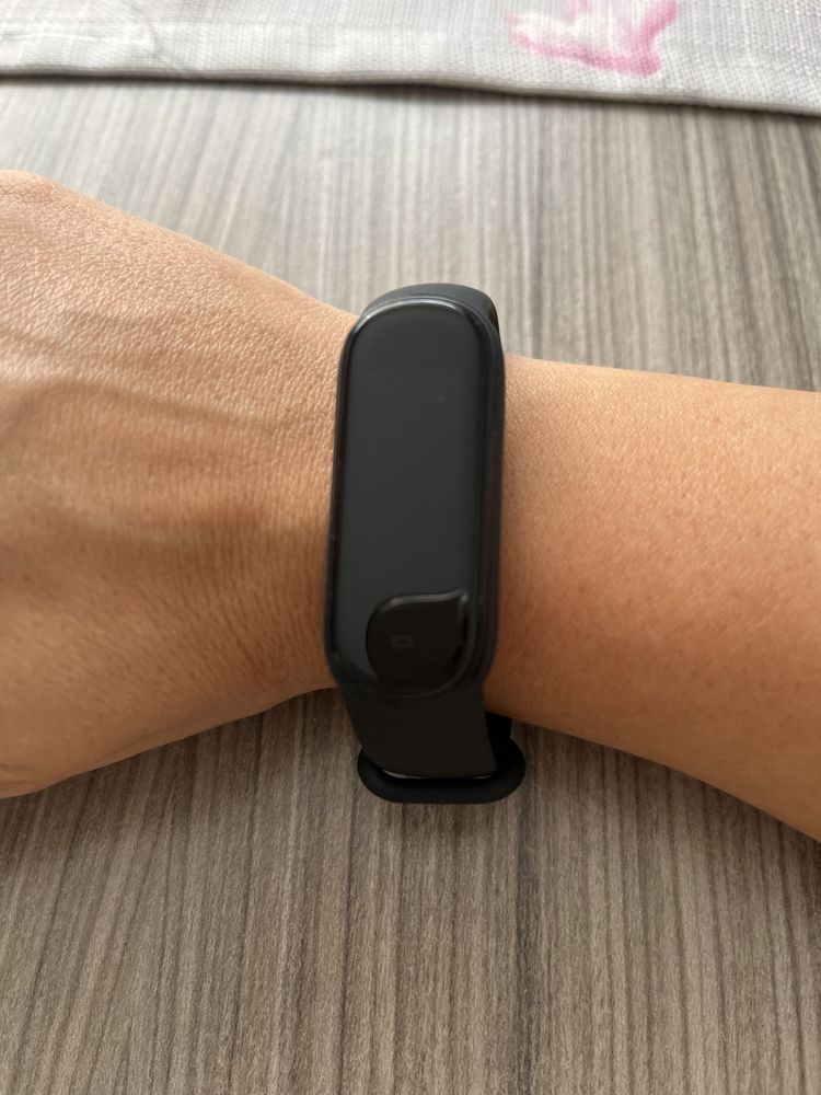 Amazfit Band 5 czarny smartwatch