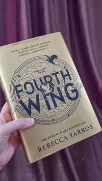 Книга Rebecca Yarros "Fourth Wing",  Ребекка Яррос Четверте Крило, анг