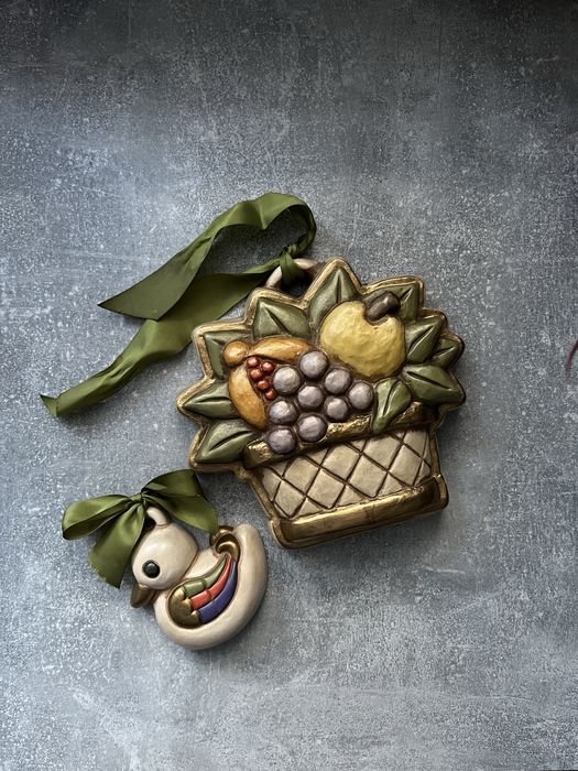 Керамічний декор Thun Італія — кошик із фруктами та качечка