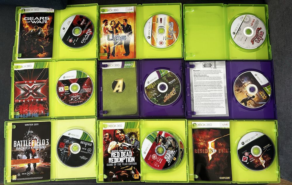 Xbox 360E 500GB + 2 pady + 15 gier + 2 mikrofony + kinect