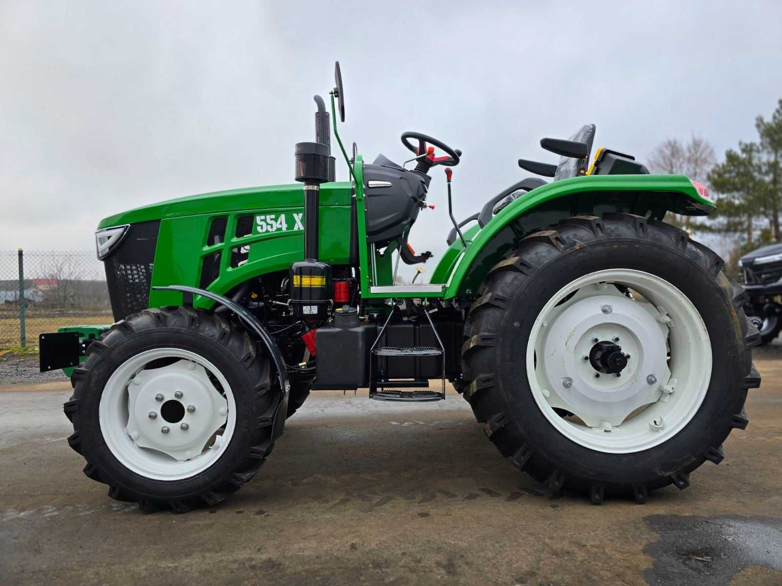 Оновлений мінітрактор John Deere 554XL,  50 к.с, 4х4, вага 2100 кг