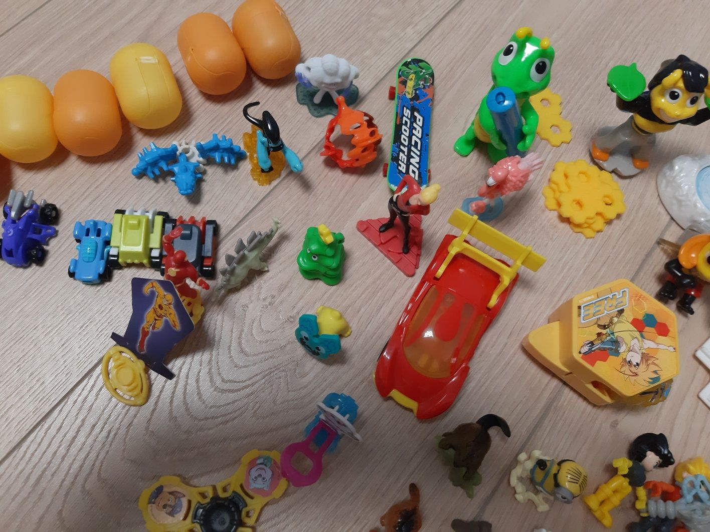 Продам игрушки  из киндеров