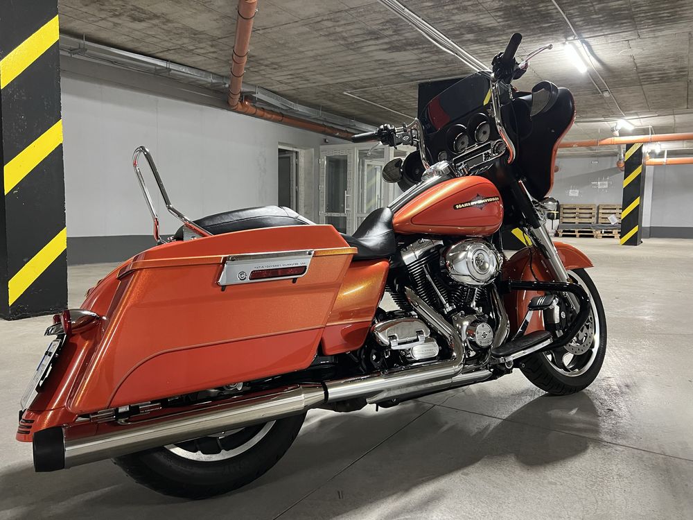 Продам Harley-Davidson FLHX STREET GLIDE