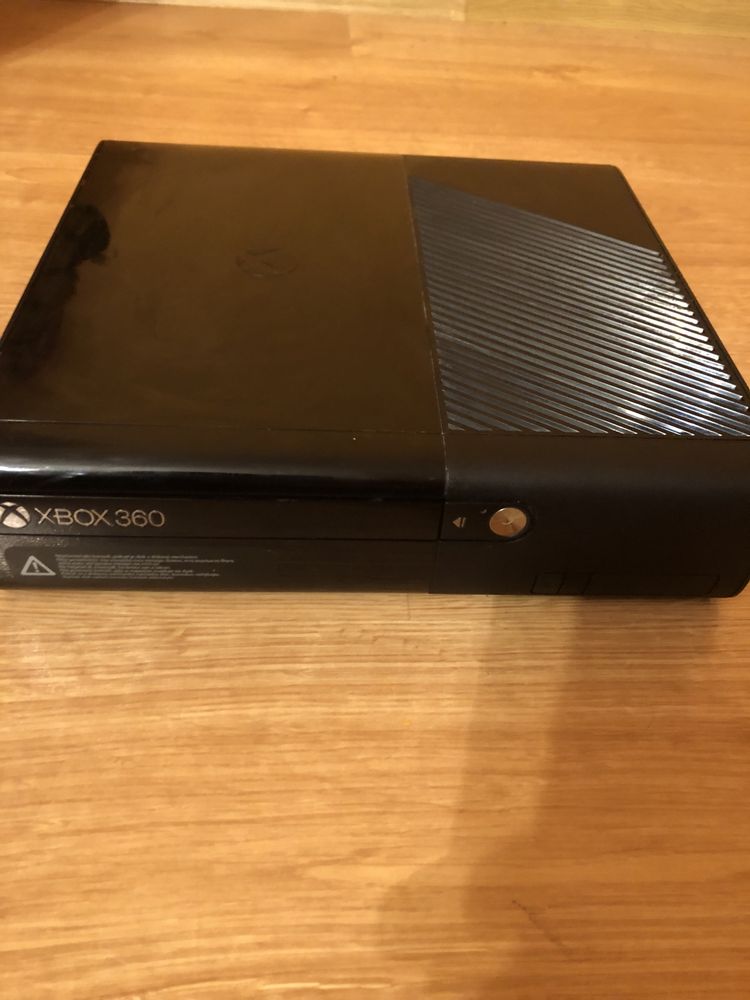 XBOX 360 500GB + gry