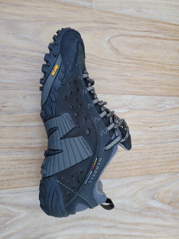 Vendo Ténis Merrel n° 42 (apenas para zona de Lisboa)