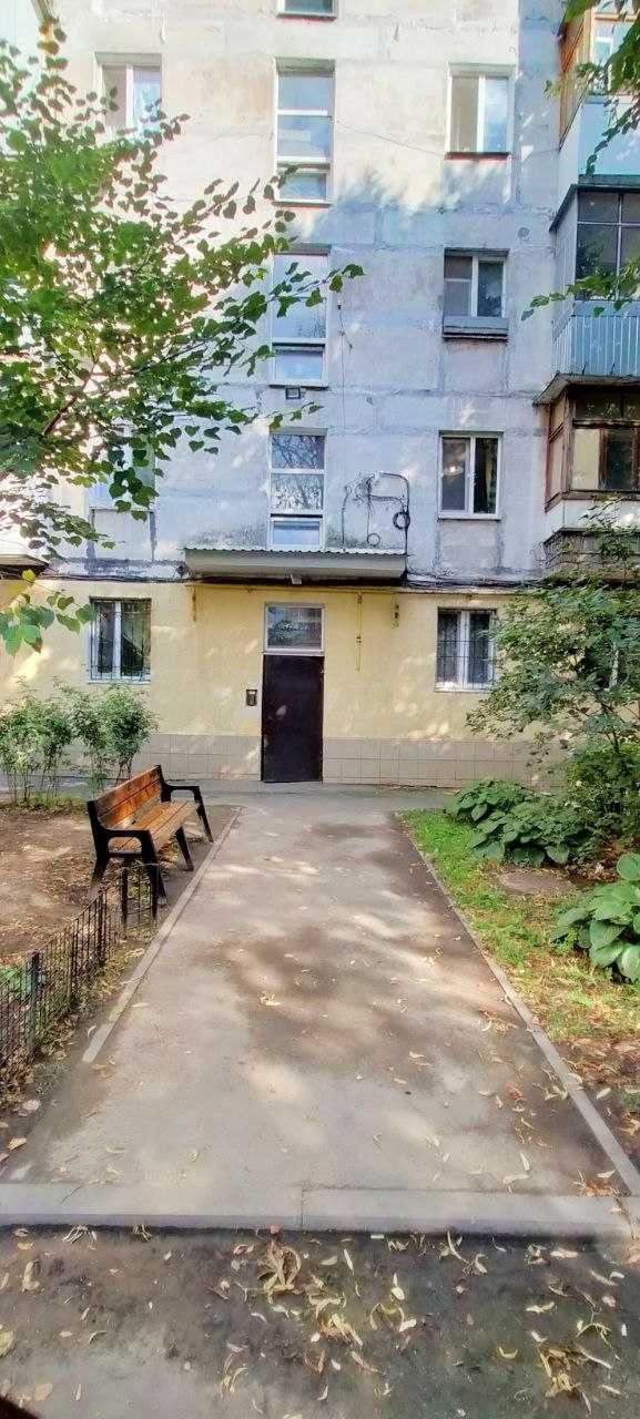 Продажа Трёхкомнатной Квартиры пр. Богдана Хмельницкого, 2эт/5эт дома
