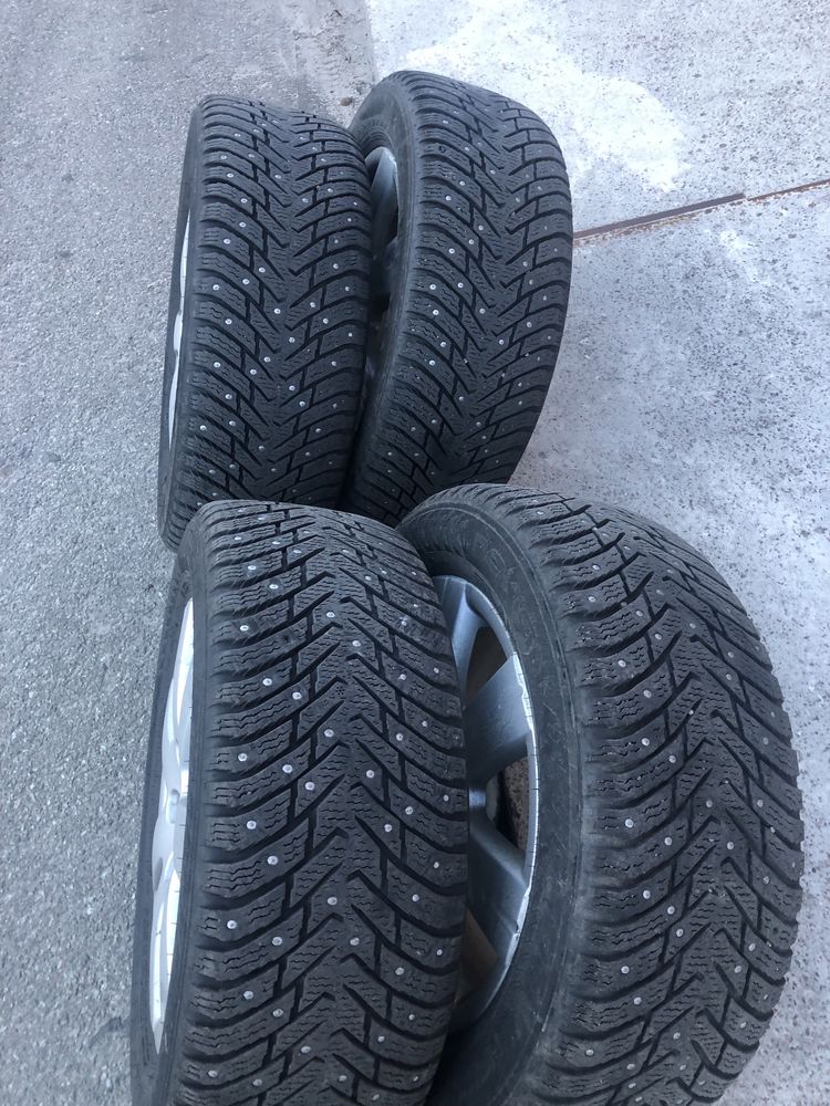 215/55/16 Nokian hakkapeliitta 8 XL