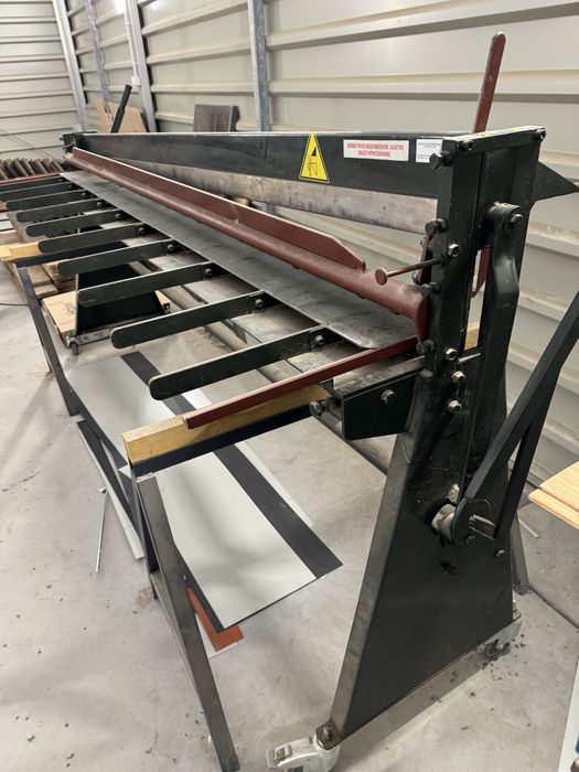 Gietarka 2m + Gilotyna 2,5 m + stoł  na blache