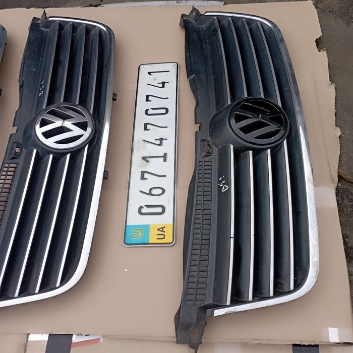 Решітка радіатора VW Passat B5+ Фольцваген Пассат Б5 00-05