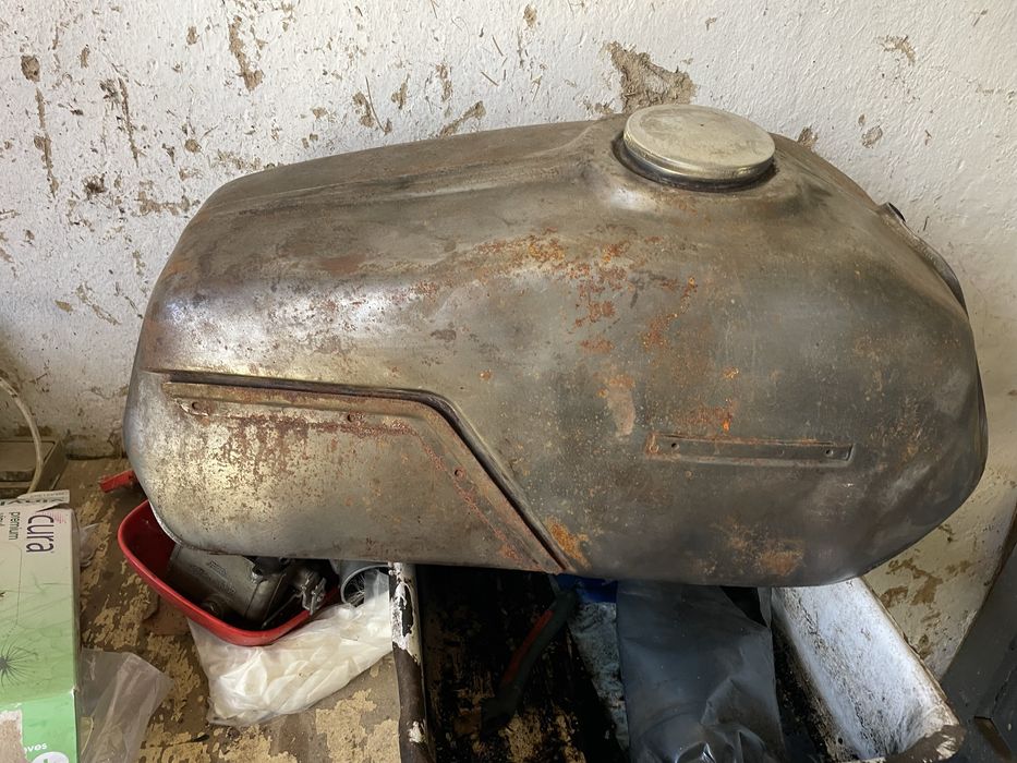 Продам иж юпитер 5, и яву 634.8 с документами. По запчастям,или цельем