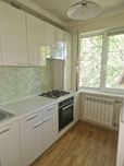 Продам 2 комнатную квартиру на Черемушках (ул. Ак.Филатова)3-183-336