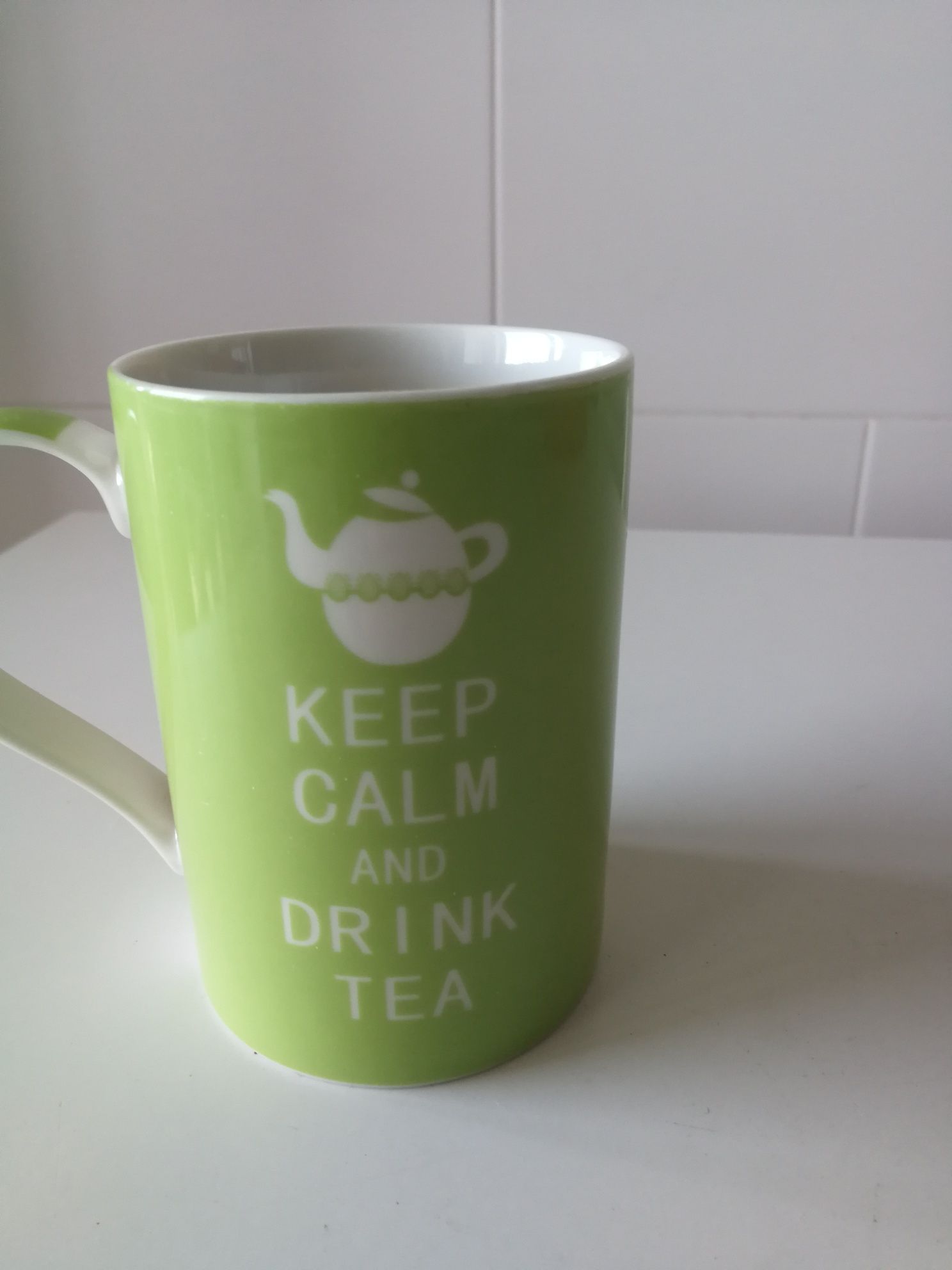 Caneca keep Calm and Drink Tea Loja Gato Preto