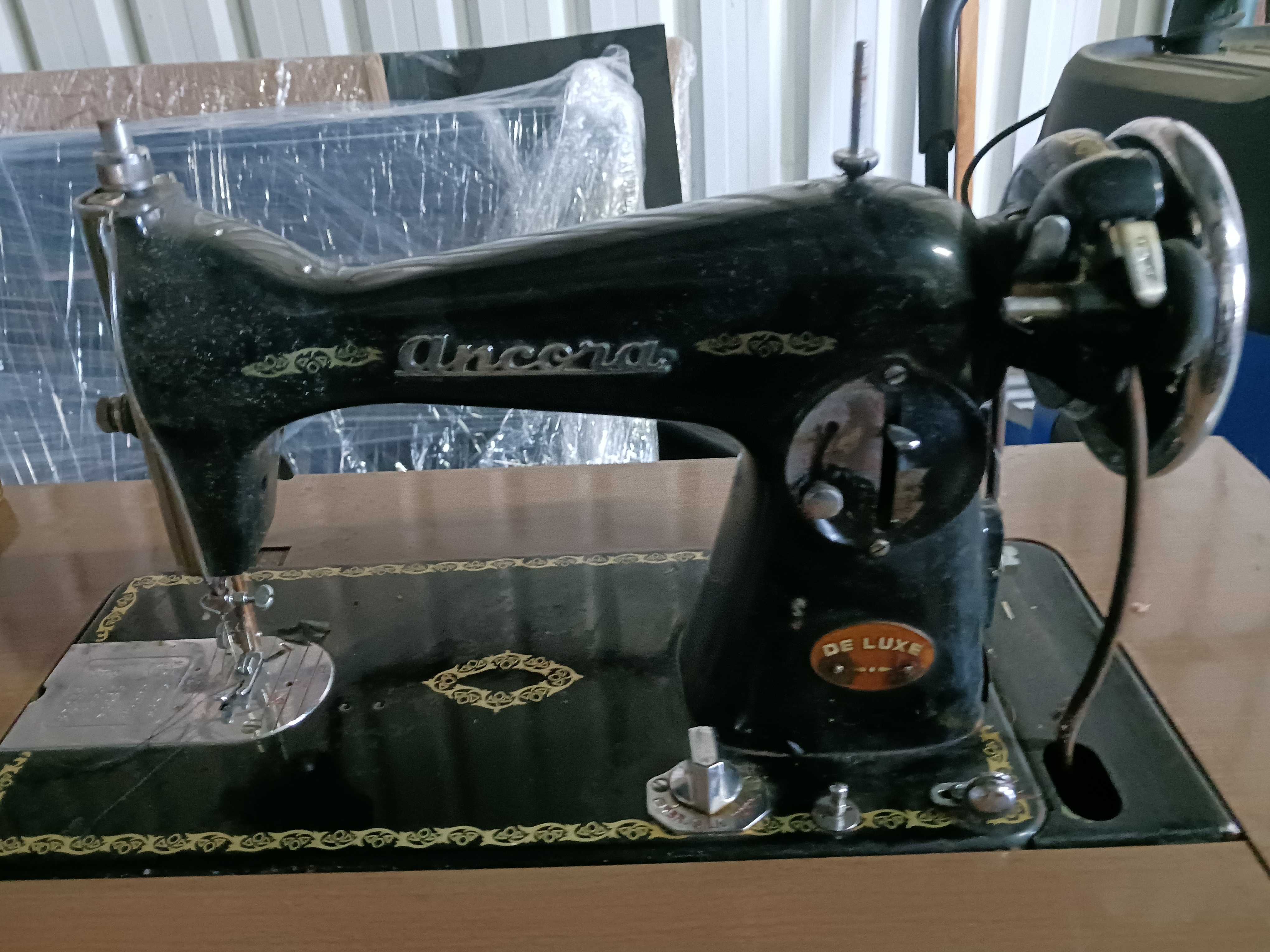 Maquina costura a pedal com correia