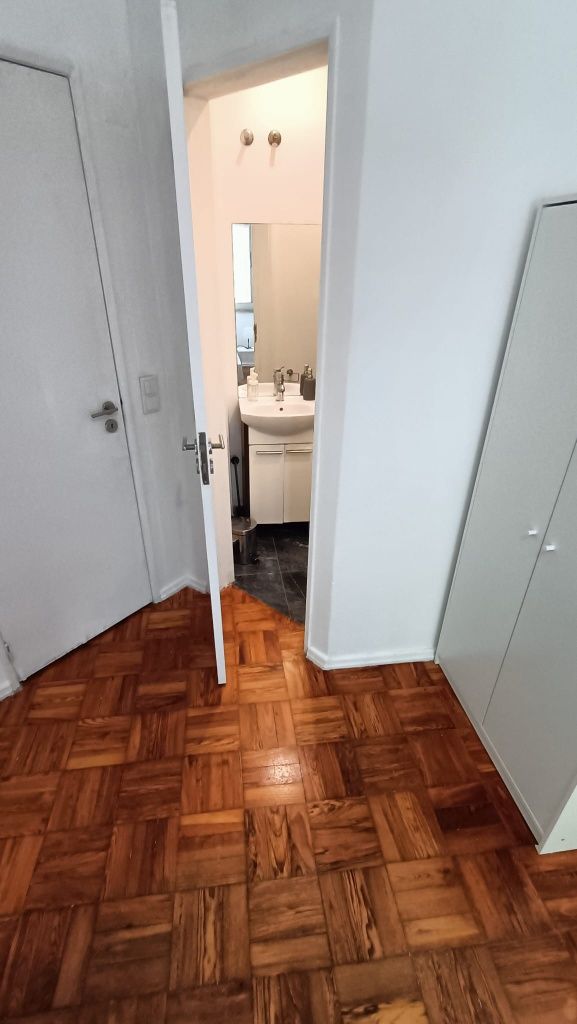Para Rapariga , com casa de banho privativa e mini frigorifico