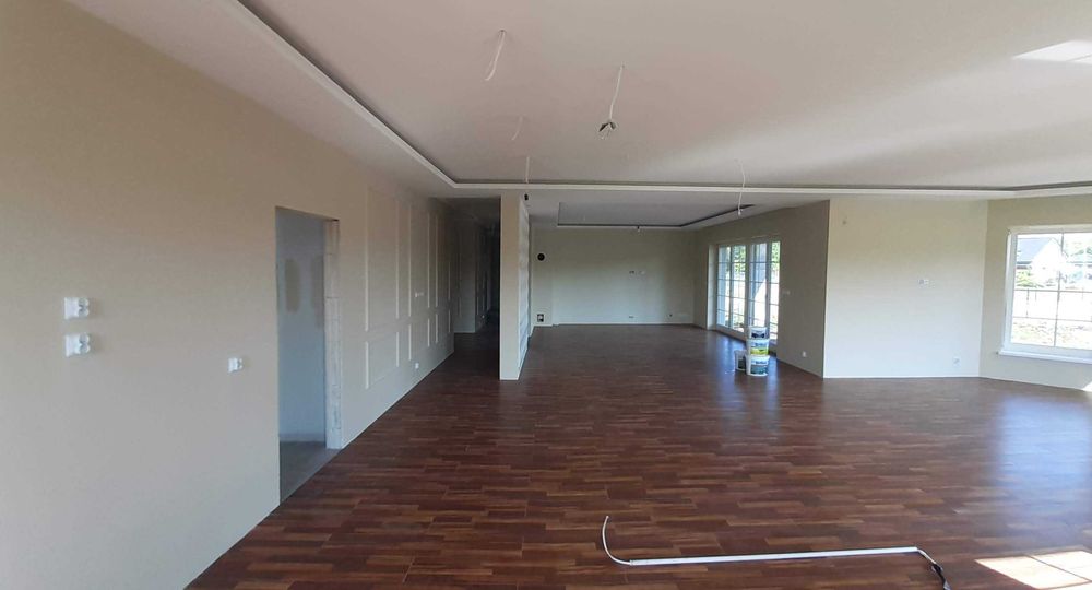 Szpachlowanie, malowanie natryskowe.