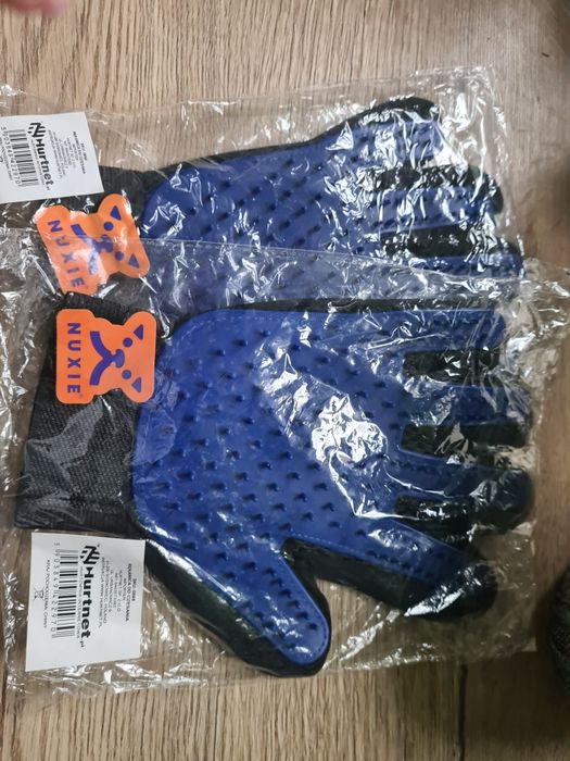 Nowe rękawice do czesania psa 2 szt