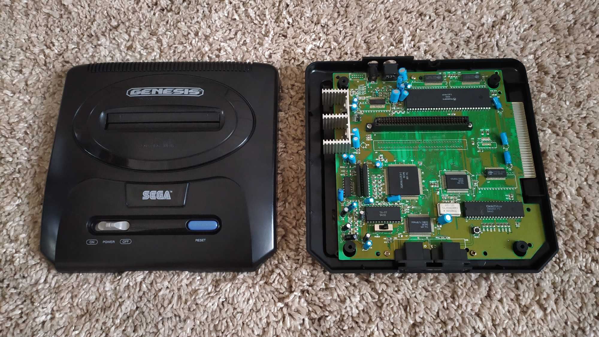 Продам приставку Sega Mega Drive 2 из 90-х