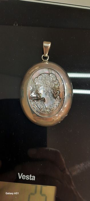 Srebrna zawieszka  kamea