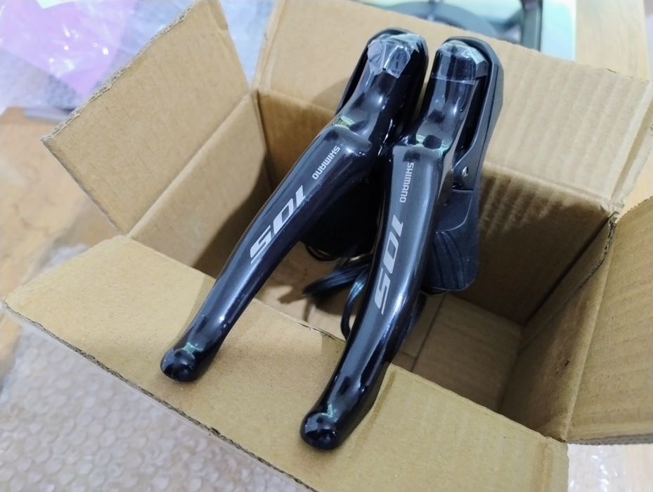 Klamkomanetki 105 2x11 Shimano R7000, komplet, nowe