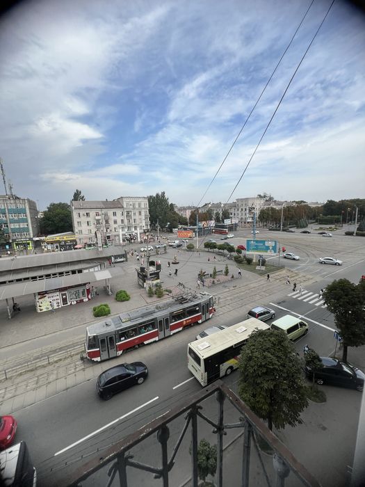 Є-відновленняЦентр Города Продам 2 ком. Сталинку (Sher)