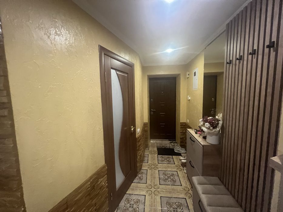 Продаж 3 кімнатноі квартири  можна по програмі