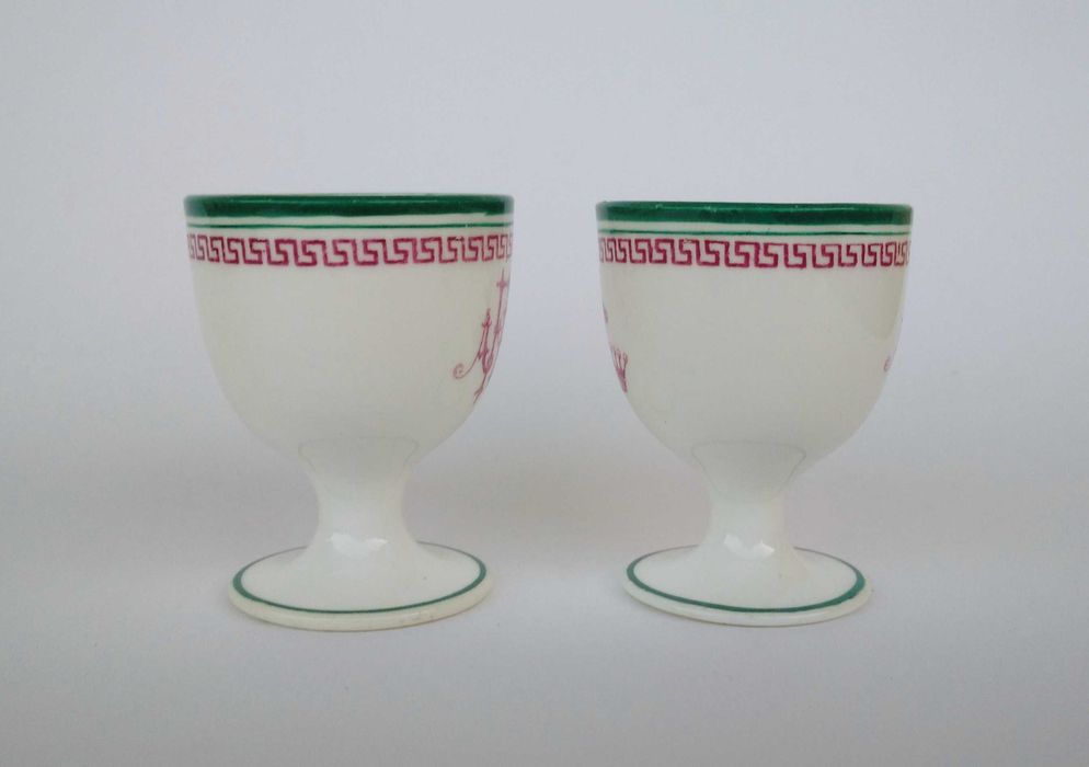 Raro antigo par de oveiros António Bernardo Ferreira séc. XIX/XX