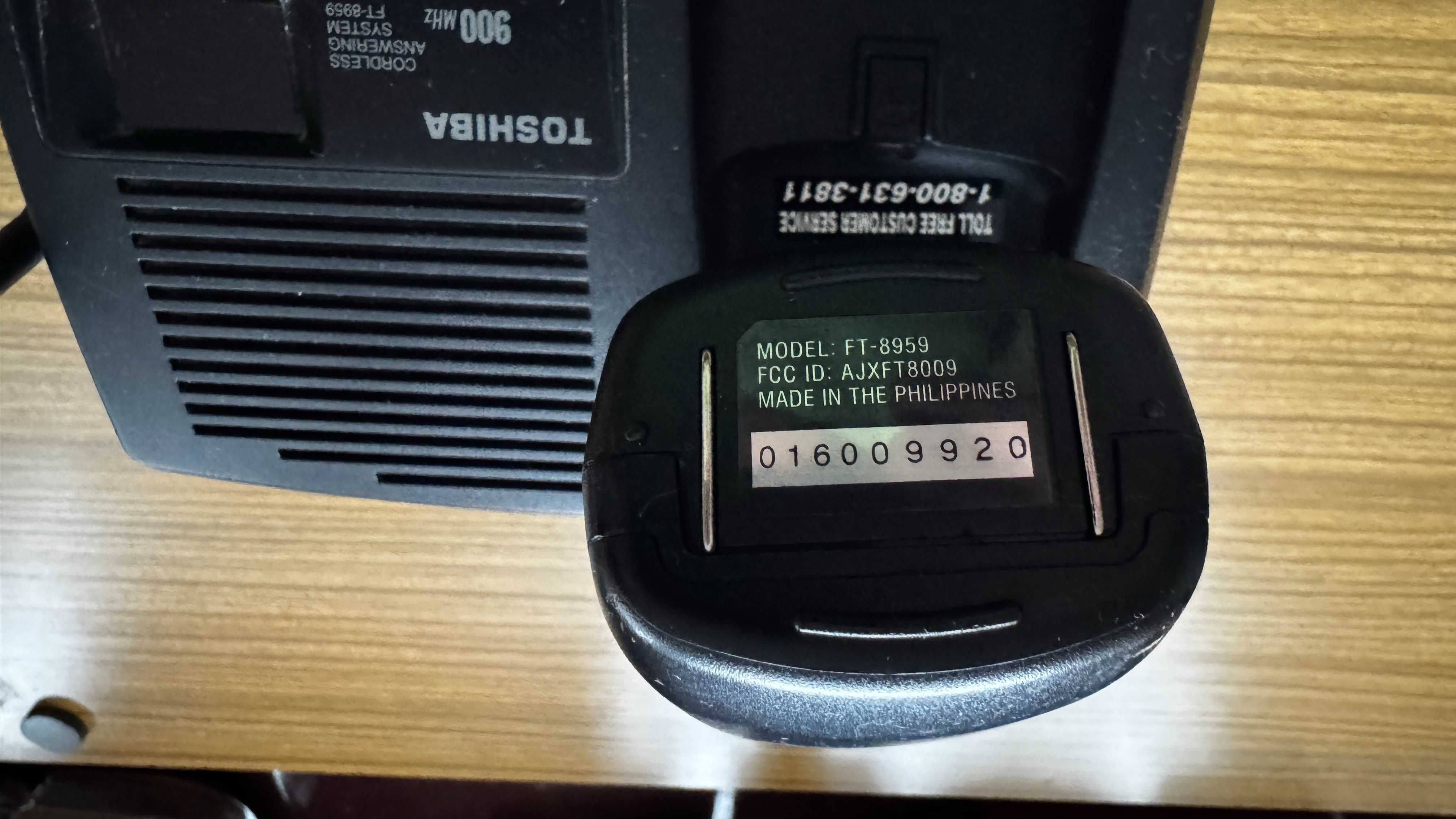 Telefon stacjonarny bezprzewodowy z sekretarką Toshiba FT-8959