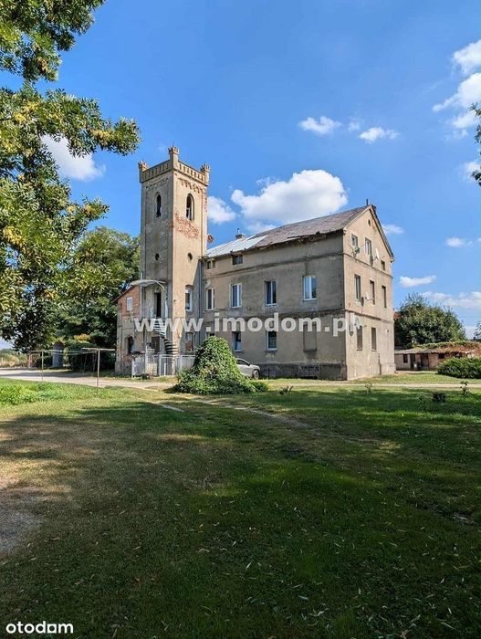 Mieszkanie do wynajęcia w pałacu w Rybnicy.