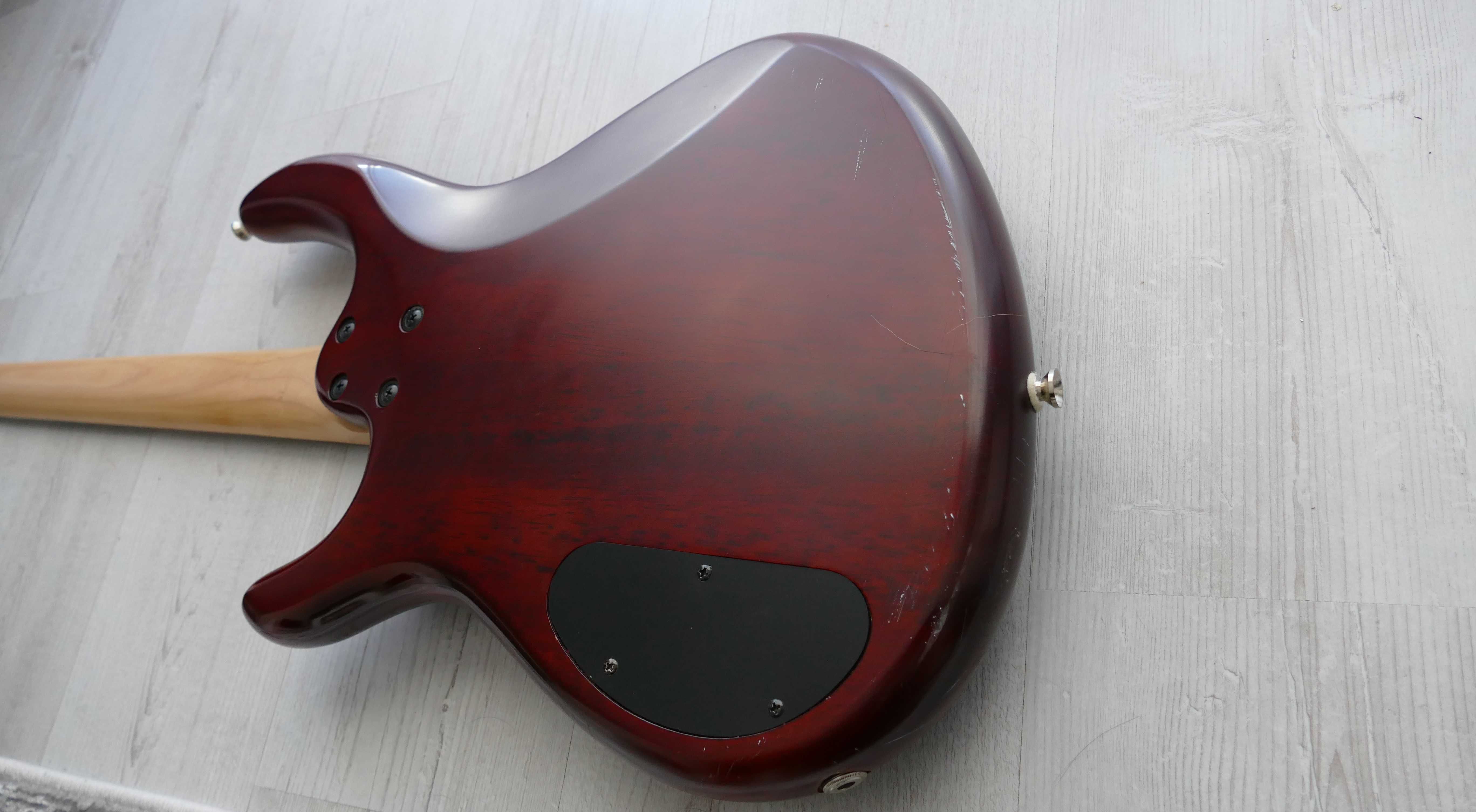 Gitara basowa Cort Action PJ