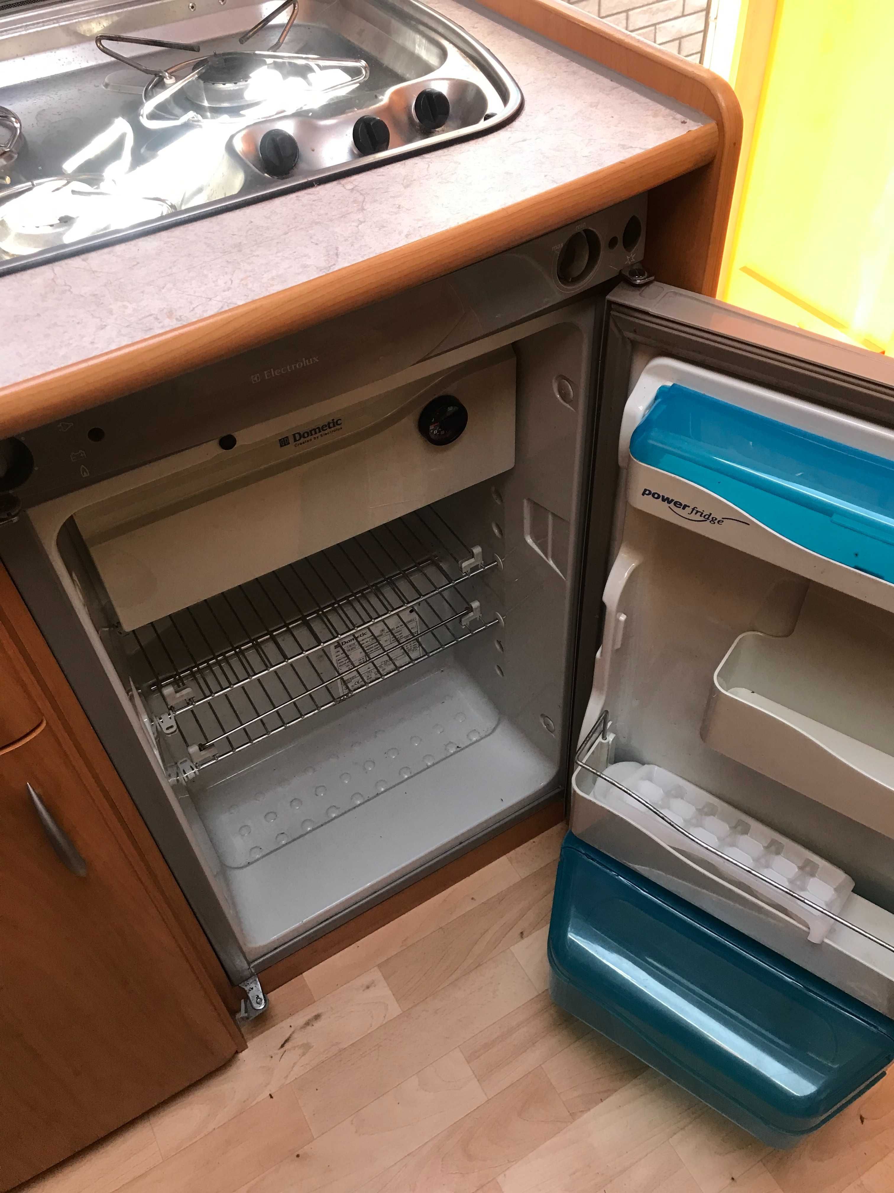 Кемпер, Берегово, трейлер, Caravan, причеп-дача KNAUS (Вир.-Німеччина)