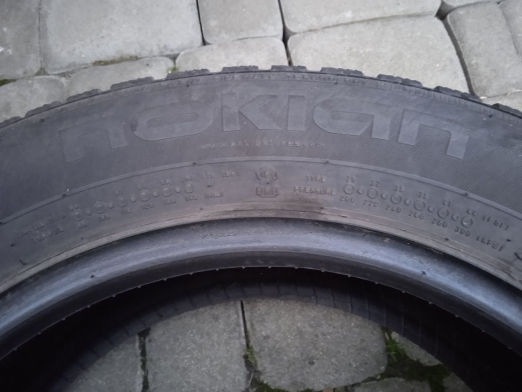 Opony zimowe 205/60 R16 Nokian