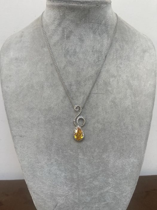 Stary Naszyjnik z Kryształami z Prl