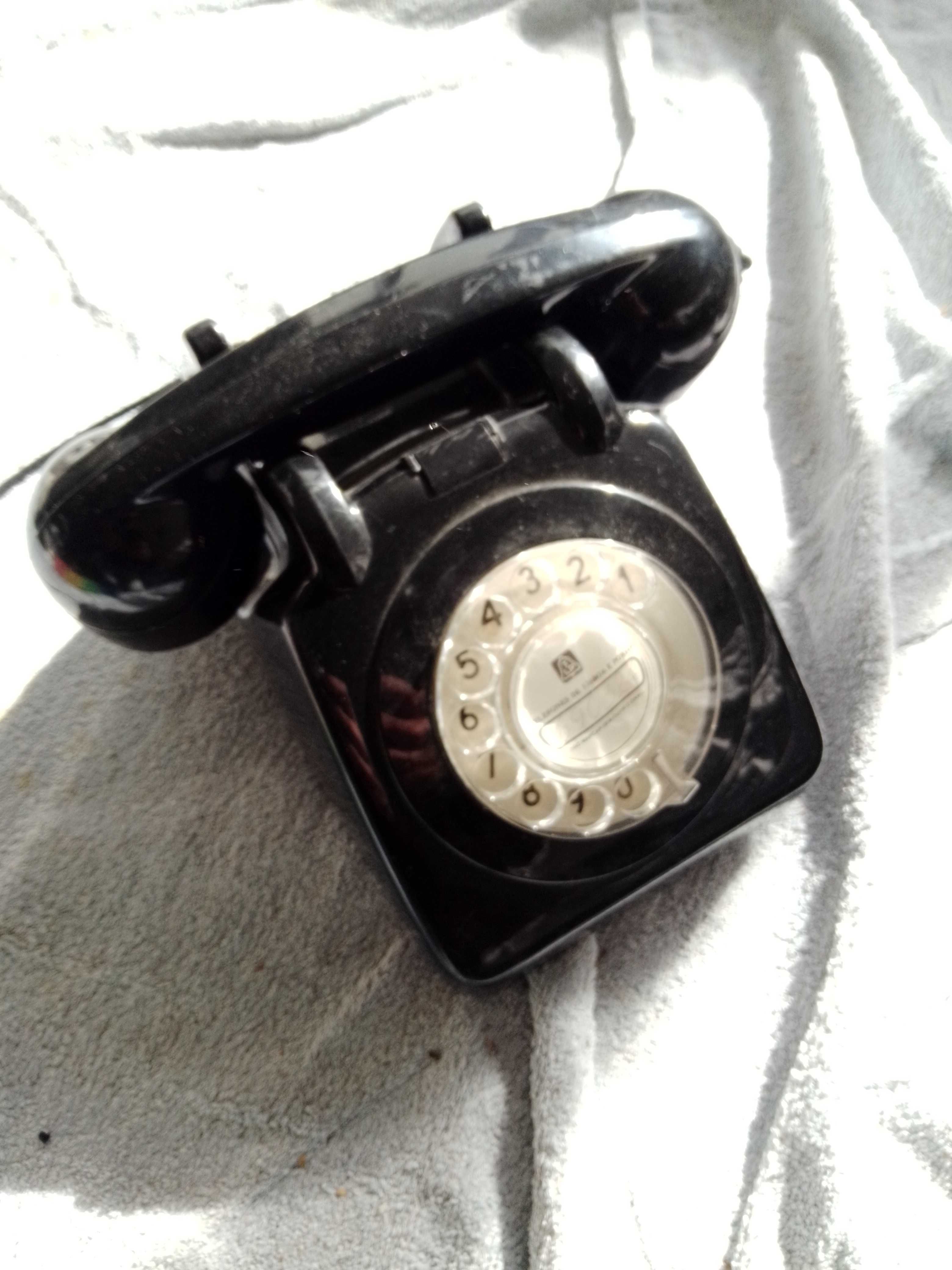 telefone antigo preto