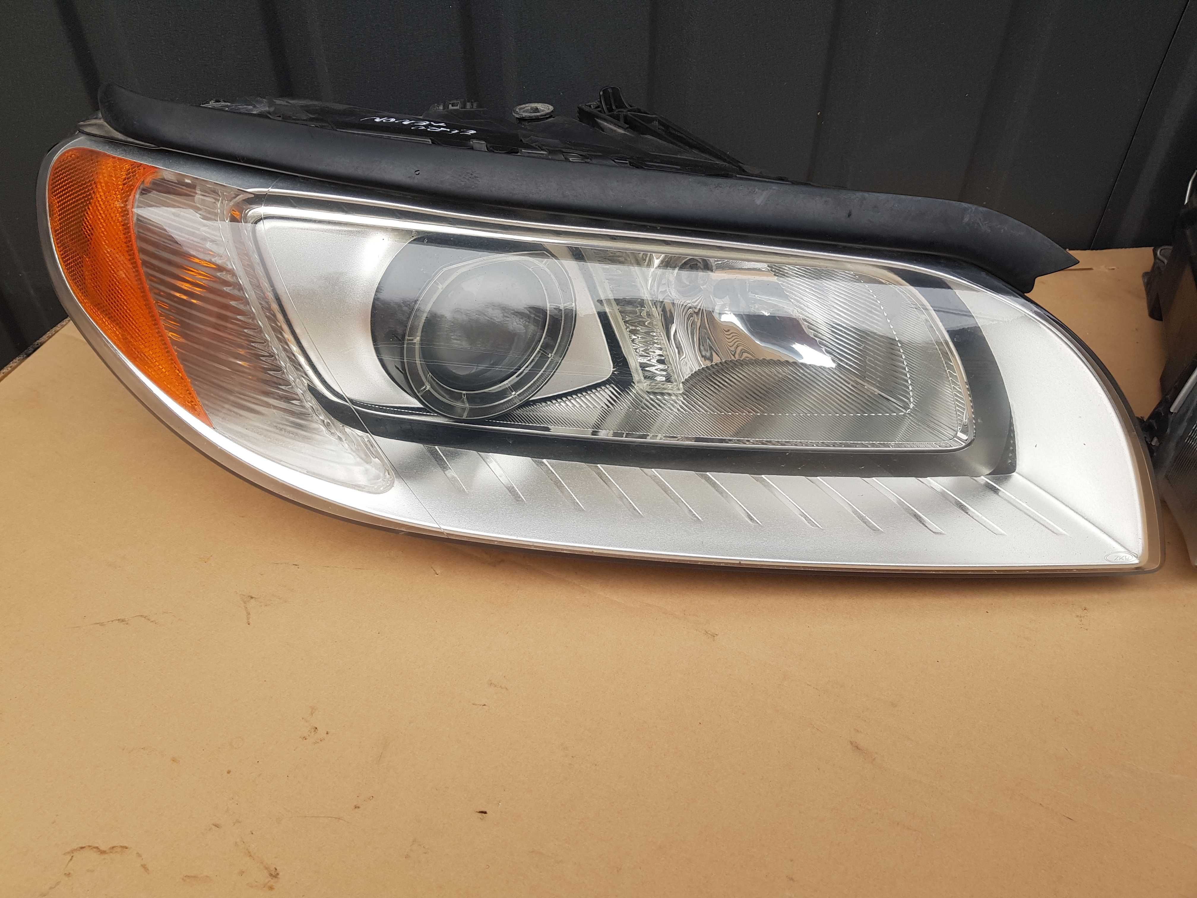 VOLVO S80 V70 XC70 Lampy Przód Xenon EUROPA Komplet Kompletne