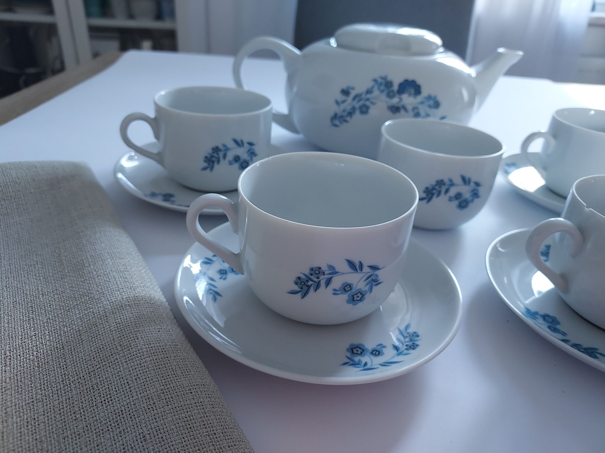 Serwis porcelana Karolina Nora dzbanek filiżanki niebieskie kwiaty
