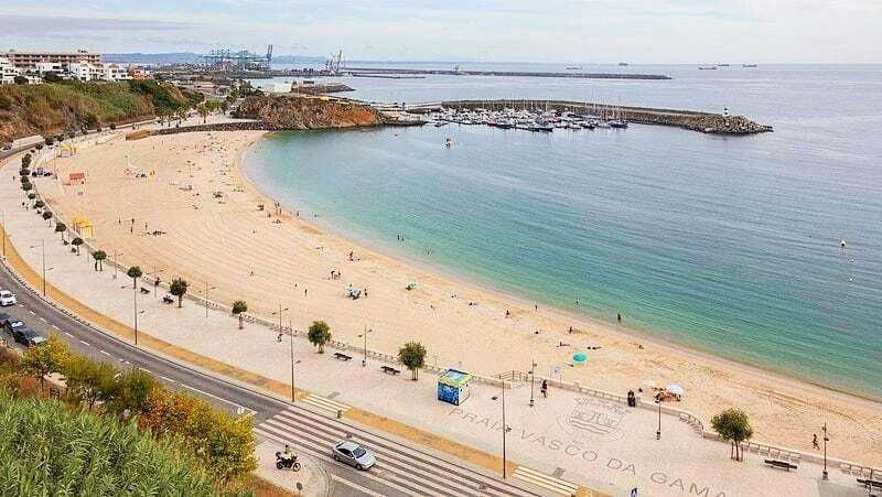 Apartamento T2 Centro Sines - 6 pessoas - Férias (10 min Porto Covo)