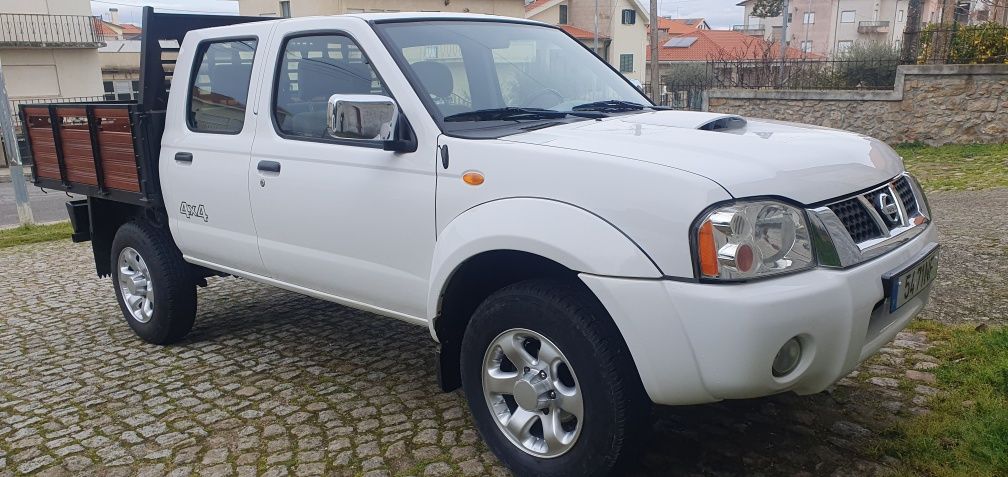 Nissan pikup 4x4