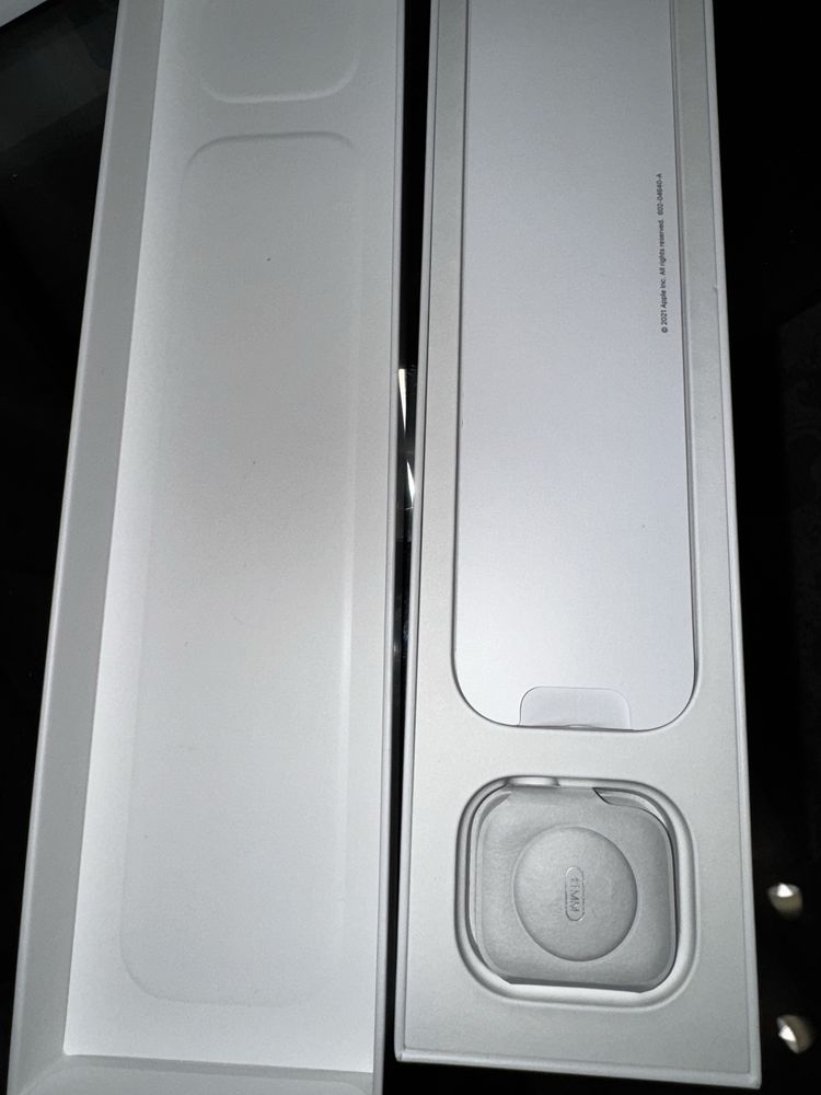 Продам часы Apple Watch Series 7