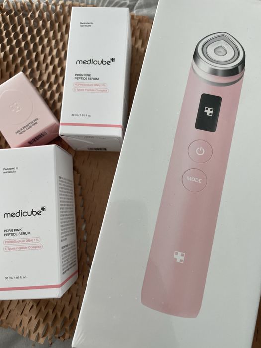 Бустер medicube медікуб 6 в 1 мікрострум для домашнього догляду