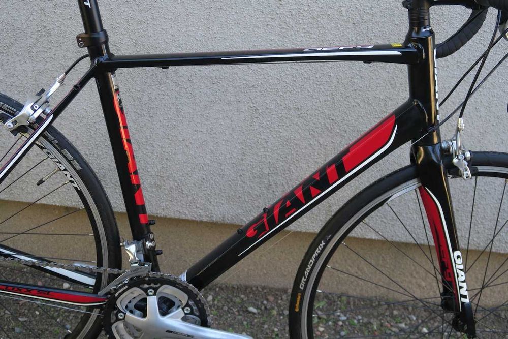 Rower szosowy Giant Defy M/L Tiagra ZADBANY