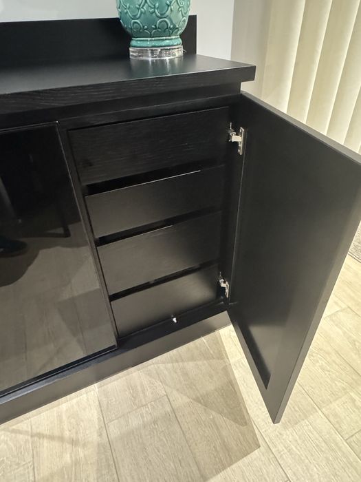 Movel de sala de jantar.