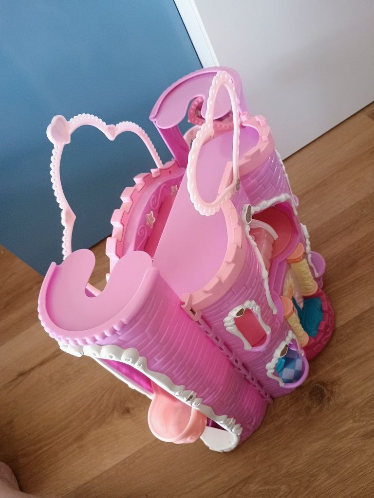 Zamek i kucyki Pony