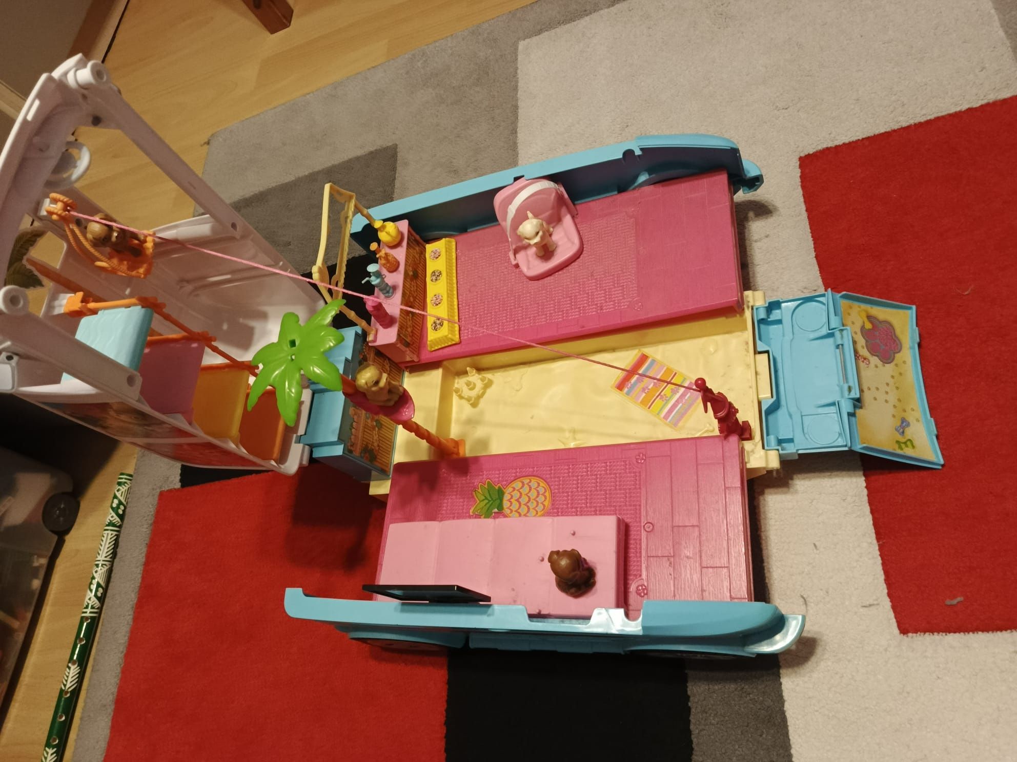 Camper Kamper auto autko Barbie z pieskami